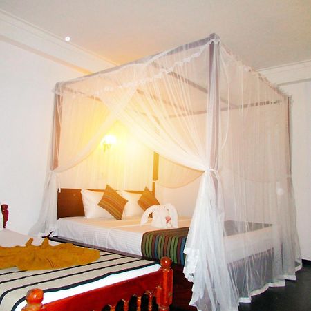 Shanika Beach Inn Тангалла Экстерьер фото